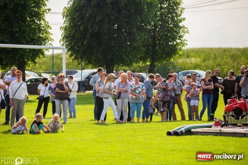 Zdjęcie w galerii na portalu naszraciborz.pl: Trzy razy Krzanowice. Gminne zawody sportowo-pożarnicze w Pietraszynie [FOTO i WIDEO] wiadomości z regionu
