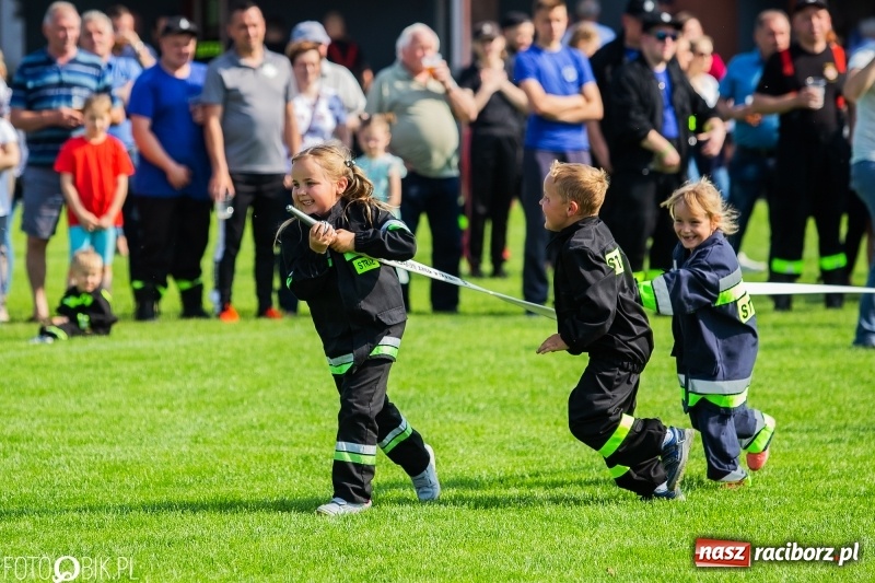Zdjęcie w galerii na portalu naszraciborz.pl: Trzy razy Krzanowice. Gminne zawody sportowo-pożarnicze w Pietraszynie [FOTO i WIDEO] wiadomości z regionu