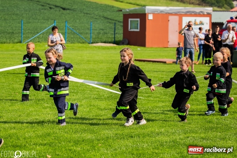 Zdjęcie w galerii na portalu naszraciborz.pl: Trzy razy Krzanowice. Gminne zawody sportowo-pożarnicze w Pietraszynie [FOTO i WIDEO] wiadomości z regionu