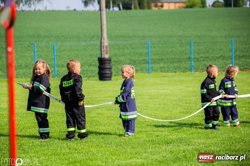 Zdjęcie w galerii na portalu naszraciborz.pl: Trzy razy Krzanowice. Gminne zawody sportowo-pożarnicze w Pietraszynie [FOTO i WIDEO] wiadomości z regionu