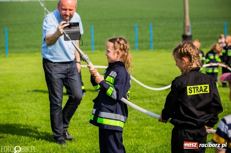 Zdjęcie w galerii na portalu naszraciborz.pl: Trzy razy Krzanowice. Gminne zawody sportowo-pożarnicze w Pietraszynie [FOTO i WIDEO] wiadomości z regionu