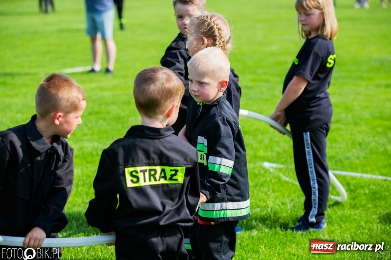 Zdjęcie w galerii na portalu naszraciborz.pl: Trzy razy Krzanowice. Gminne zawody sportowo-pożarnicze w Pietraszynie [FOTO i WIDEO] wiadomości z regionu