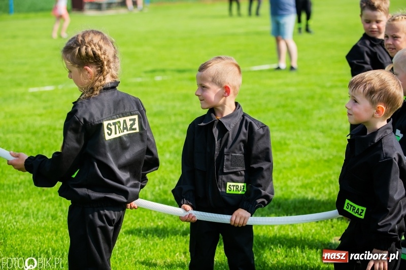 Zdjęcie w galerii na portalu naszraciborz.pl: Trzy razy Krzanowice. Gminne zawody sportowo-pożarnicze w Pietraszynie [FOTO i WIDEO] wiadomości z regionu
