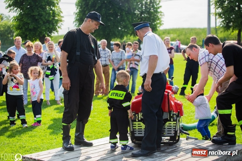 Zdjęcie w galerii na portalu naszraciborz.pl: Trzy razy Krzanowice. Gminne zawody sportowo-pożarnicze w Pietraszynie [FOTO i WIDEO] wiadomości z regionu