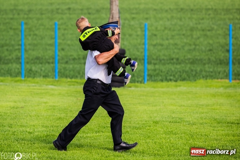 Zdjęcie w galerii na portalu naszraciborz.pl: Trzy razy Krzanowice. Gminne zawody sportowo-pożarnicze w Pietraszynie [FOTO i WIDEO] wiadomości z regionu