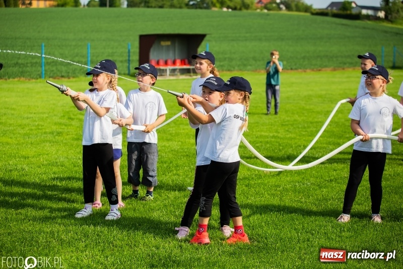 Zdjęcie w galerii na portalu naszraciborz.pl: Trzy razy Krzanowice. Gminne zawody sportowo-pożarnicze w Pietraszynie [FOTO i WIDEO] wiadomości z regionu