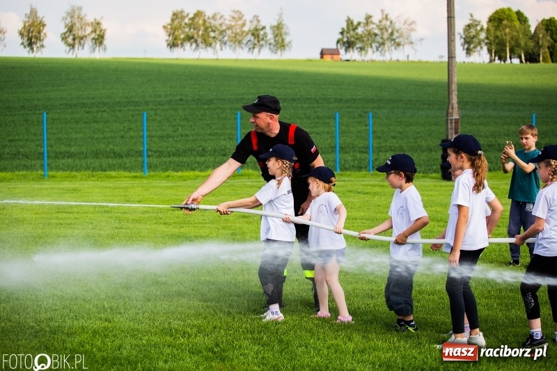 Zdjęcie w galerii na portalu naszraciborz.pl: Trzy razy Krzanowice. Gminne zawody sportowo-pożarnicze w Pietraszynie [FOTO i WIDEO] wiadomości z regionu