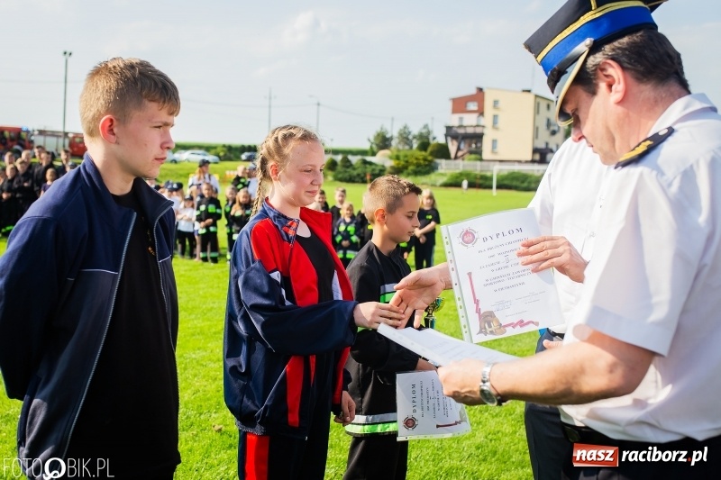 Zdjęcie w galerii na portalu naszraciborz.pl: Trzy razy Krzanowice. Gminne zawody sportowo-pożarnicze w Pietraszynie [FOTO i WIDEO] wiadomości z regionu