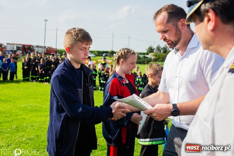 Zdjęcie w galerii na portalu naszraciborz.pl: Trzy razy Krzanowice. Gminne zawody sportowo-pożarnicze w Pietraszynie [FOTO i WIDEO] wiadomości z regionu