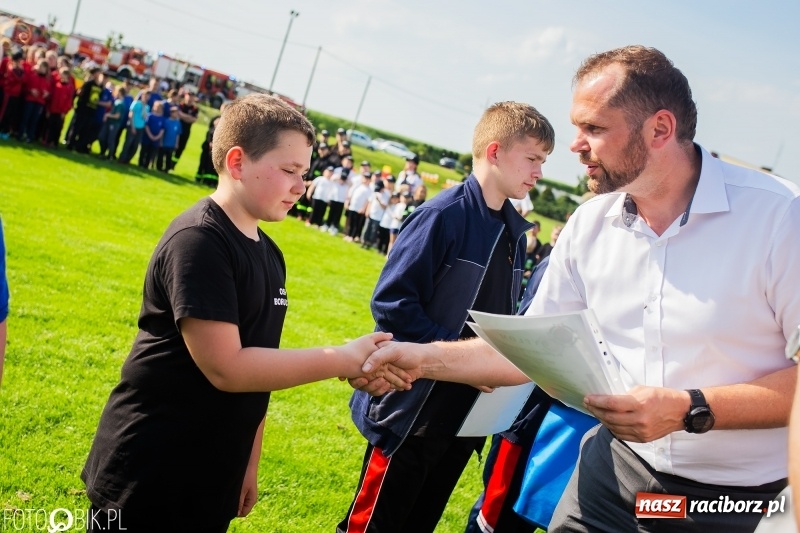 Zdjęcie w galerii na portalu naszraciborz.pl: Trzy razy Krzanowice. Gminne zawody sportowo-pożarnicze w Pietraszynie [FOTO i WIDEO] wiadomości z regionu