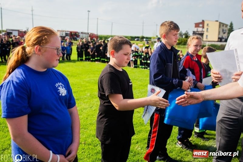 Zdjęcie w galerii na portalu naszraciborz.pl: Trzy razy Krzanowice. Gminne zawody sportowo-pożarnicze w Pietraszynie [FOTO i WIDEO] wiadomości z regionu
