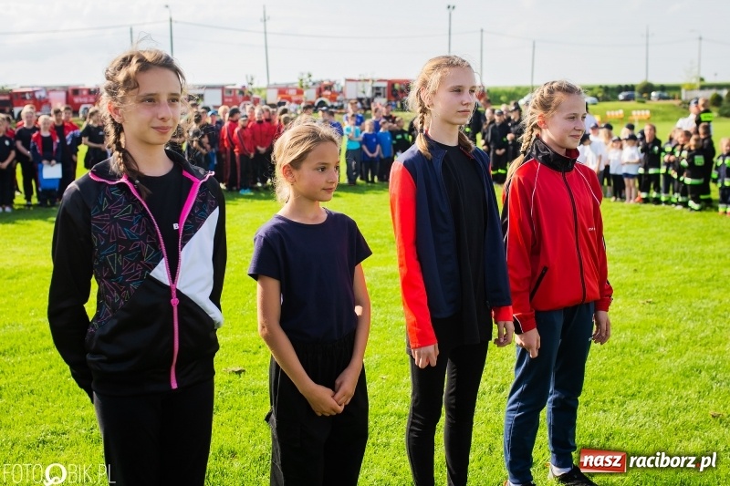 Zdjęcie w galerii na portalu naszraciborz.pl: Trzy razy Krzanowice. Gminne zawody sportowo-pożarnicze w Pietraszynie [FOTO i WIDEO] wiadomości z regionu