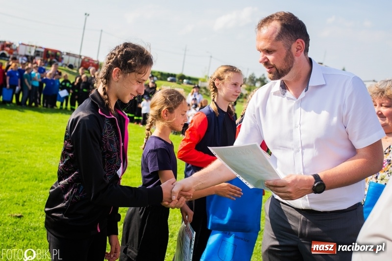 Zdjęcie w galerii na portalu naszraciborz.pl: Trzy razy Krzanowice. Gminne zawody sportowo-pożarnicze w Pietraszynie [FOTO i WIDEO] wiadomości z regionu