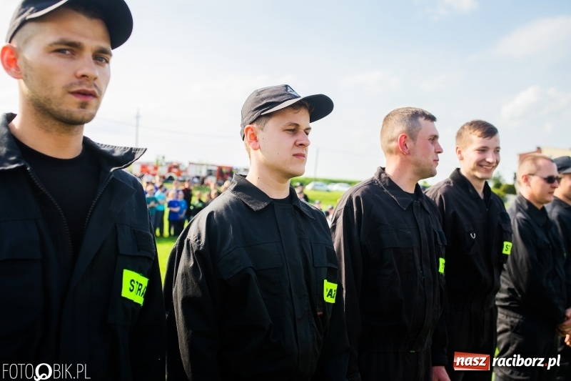 Zdjęcie w galerii na portalu naszraciborz.pl: Trzy razy Krzanowice. Gminne zawody sportowo-pożarnicze w Pietraszynie [FOTO i WIDEO] wiadomości z regionu