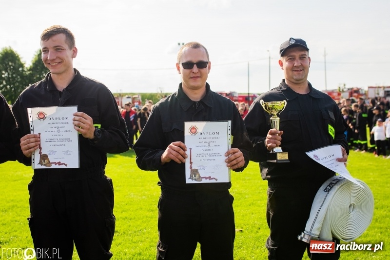 Zdjęcie w galerii na portalu naszraciborz.pl: Trzy razy Krzanowice. Gminne zawody sportowo-pożarnicze w Pietraszynie [FOTO i WIDEO] wiadomości z regionu