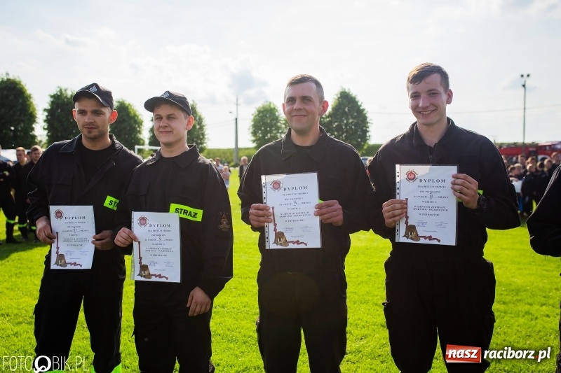 Zdjęcie w galerii na portalu naszraciborz.pl: Trzy razy Krzanowice. Gminne zawody sportowo-pożarnicze w Pietraszynie [FOTO i WIDEO] wiadomości z regionu