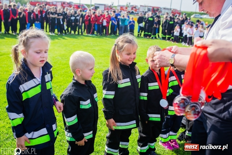 Zdjęcie w galerii na portalu naszraciborz.pl: Trzy razy Krzanowice. Gminne zawody sportowo-pożarnicze w Pietraszynie [FOTO i WIDEO] wiadomości z regionu