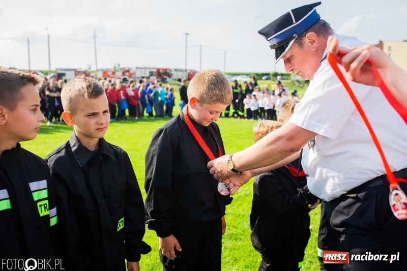 Zdjęcie w galerii na portalu naszraciborz.pl: Trzy razy Krzanowice. Gminne zawody sportowo-pożarnicze w Pietraszynie [FOTO i WIDEO] wiadomości z regionu