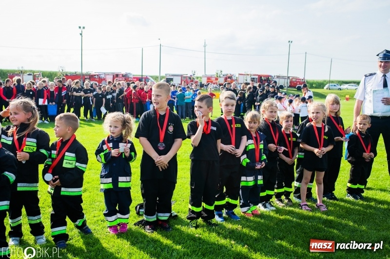 Zdjęcie w galerii na portalu naszraciborz.pl: Trzy razy Krzanowice. Gminne zawody sportowo-pożarnicze w Pietraszynie [FOTO i WIDEO] wiadomości z regionu