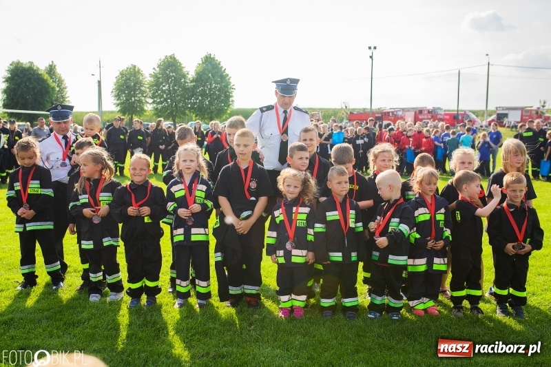 Zdjęcie w galerii na portalu naszraciborz.pl: Trzy razy Krzanowice. Gminne zawody sportowo-pożarnicze w Pietraszynie [FOTO i WIDEO] wiadomości z regionu