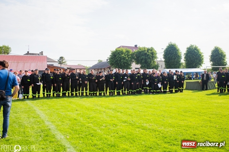 Zdjęcie w galerii na portalu naszraciborz.pl: Trzy razy Krzanowice. Gminne zawody sportowo-pożarnicze w Pietraszynie [FOTO i WIDEO] wiadomości z regionu