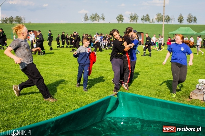 Zdjęcie w galerii na portalu naszraciborz.pl: Trzy razy Krzanowice. Gminne zawody sportowo-pożarnicze w Pietraszynie [FOTO i WIDEO] wiadomości z regionu