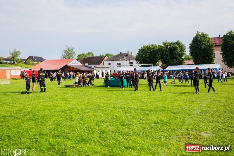 Zdjęcie w galerii na portalu naszraciborz.pl: Trzy razy Krzanowice. Gminne zawody sportowo-pożarnicze w Pietraszynie [FOTO i WIDEO] wiadomości z regionu