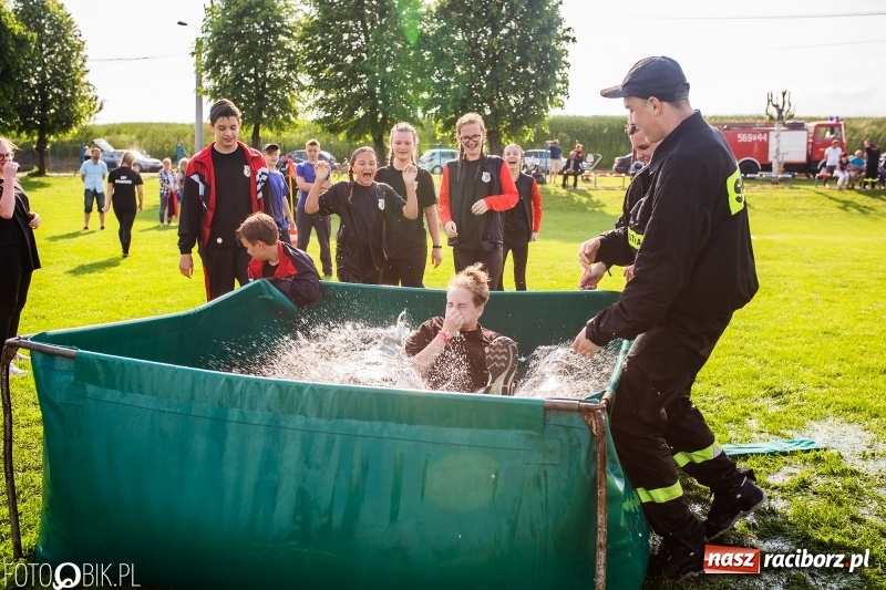 Zdjęcie w galerii na portalu naszraciborz.pl: Trzy razy Krzanowice. Gminne zawody sportowo-pożarnicze w Pietraszynie [FOTO i WIDEO] wiadomości z regionu