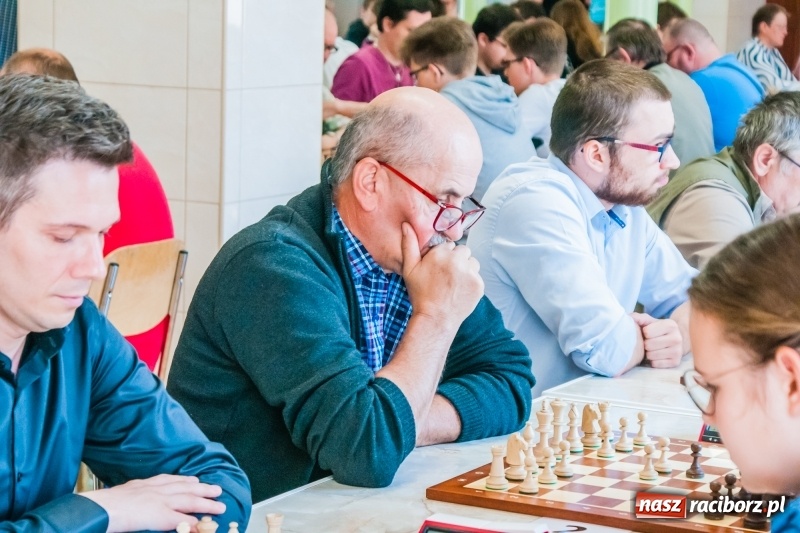 Zdjęcie w galerii na portalu naszraciborz.pl: XV Międzynarodowy Memoriał Szachowy im. Wiesława Hanczarka za nami [FOTO] wiadomości z regionu