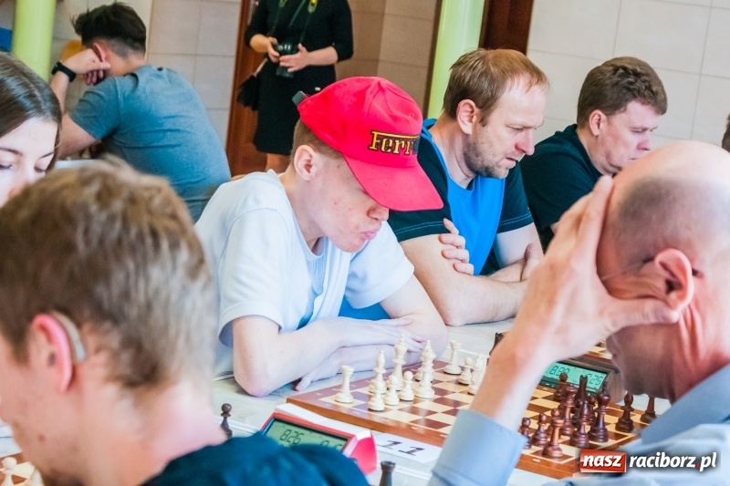 Zdjęcie w galerii na portalu naszraciborz.pl: XV Międzynarodowy Memoriał Szachowy im. Wiesława Hanczarka za nami [FOTO] wiadomości z regionu
