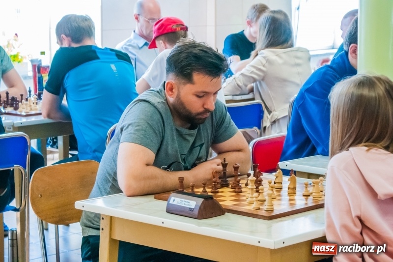 Zdjęcie w galerii na portalu naszraciborz.pl: XV Międzynarodowy Memoriał Szachowy im. Wiesława Hanczarka za nami [FOTO] wiadomości z regionu