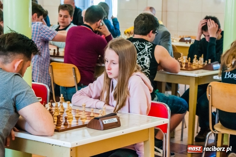 Zdjęcie w galerii na portalu naszraciborz.pl: XV Międzynarodowy Memoriał Szachowy im. Wiesława Hanczarka za nami [FOTO] wiadomości z regionu
