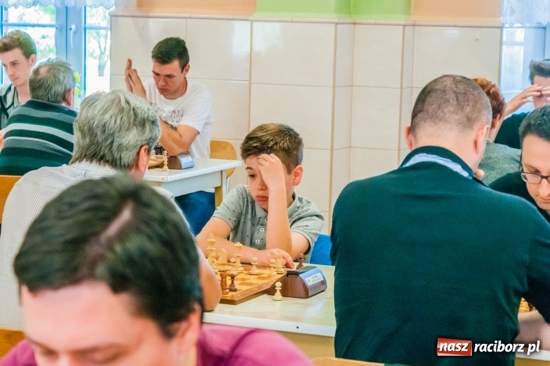 Zdjęcie w galerii na portalu naszraciborz.pl: XV Międzynarodowy Memoriał Szachowy im. Wiesława Hanczarka za nami [FOTO] wiadomości z regionu
