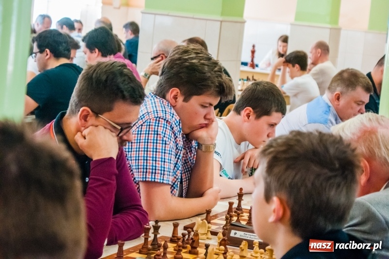 Zdjęcie w galerii na portalu naszraciborz.pl: XV Międzynarodowy Memoriał Szachowy im. Wiesława Hanczarka za nami [FOTO] wiadomości z regionu