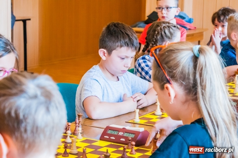 Zdjęcie w galerii na portalu naszraciborz.pl: XV Międzynarodowy Memoriał Szachowy im. Wiesława Hanczarka za nami [FOTO] wiadomości z regionu