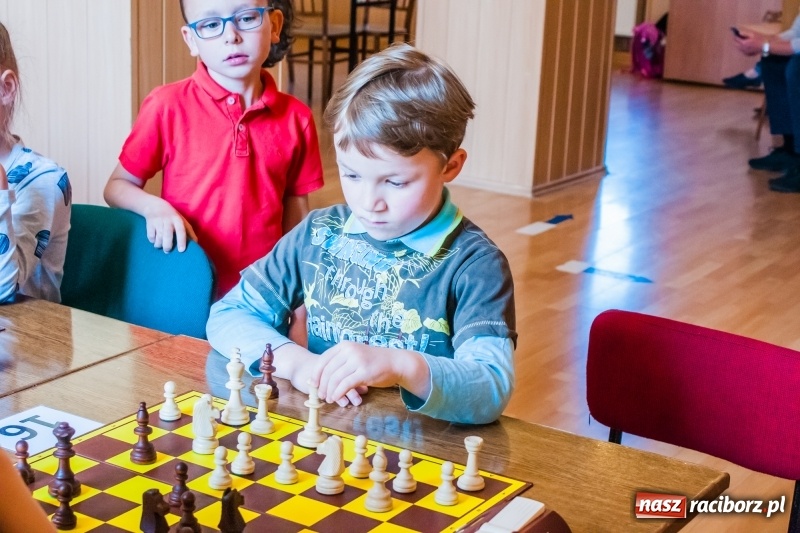 Zdjęcie w galerii na portalu naszraciborz.pl: XV Międzynarodowy Memoriał Szachowy im. Wiesława Hanczarka za nami [FOTO] wiadomości z regionu