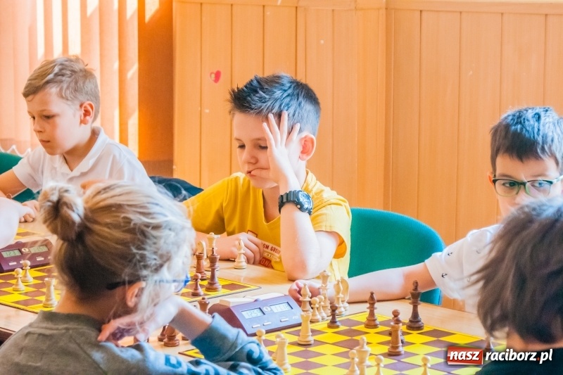 Zdjęcie w galerii na portalu naszraciborz.pl: XV Międzynarodowy Memoriał Szachowy im. Wiesława Hanczarka za nami [FOTO] wiadomości z regionu