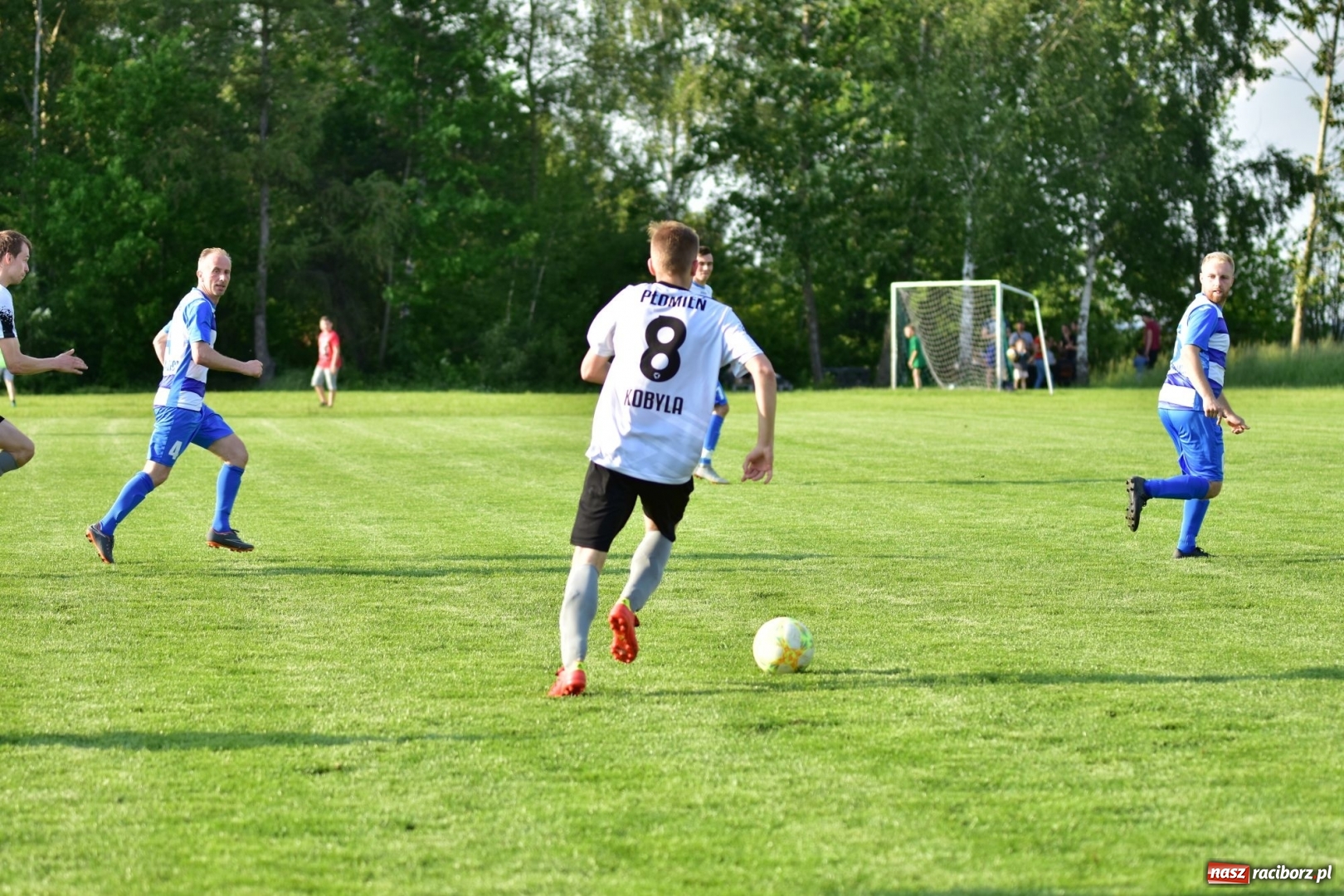 Zdjęcie w galerii na portalu naszraciborz.pl: Wyrównane starcie Kobyli z Zawadą Książęcą [FOTO] wiadomości z regionu