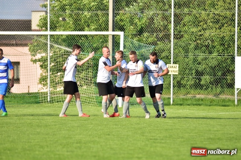 Zdjęcie w galerii na portalu naszraciborz.pl: Wyrównane starcie Kobyli z Zawadą Książęcą [FOTO] wiadomości z regionu
