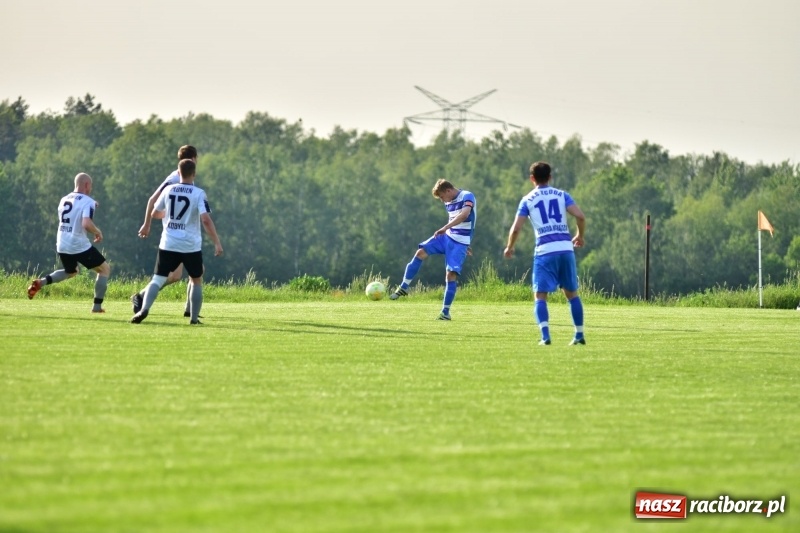 Zdjęcie w galerii na portalu naszraciborz.pl: Wyrównane starcie Kobyli z Zawadą Książęcą [FOTO] wiadomości z regionu