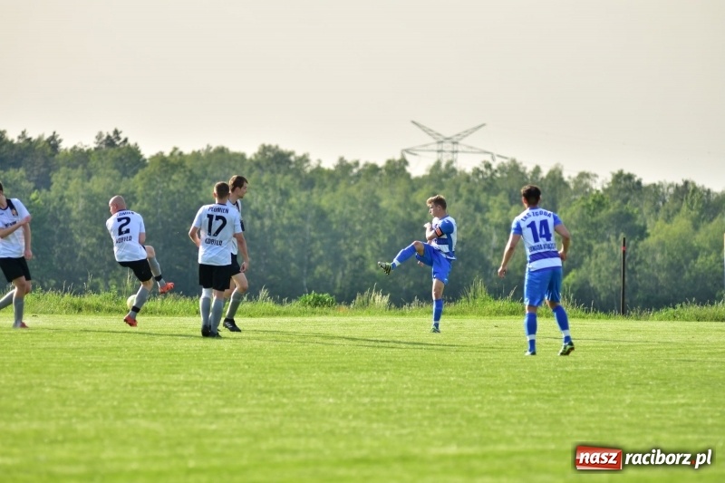 Zdjęcie w galerii na portalu naszraciborz.pl: Wyrównane starcie Kobyli z Zawadą Książęcą [FOTO] wiadomości z regionu