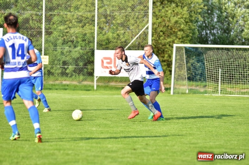 Zdjęcie w galerii na portalu naszraciborz.pl: Wyrównane starcie Kobyli z Zawadą Książęcą [FOTO] wiadomości z regionu