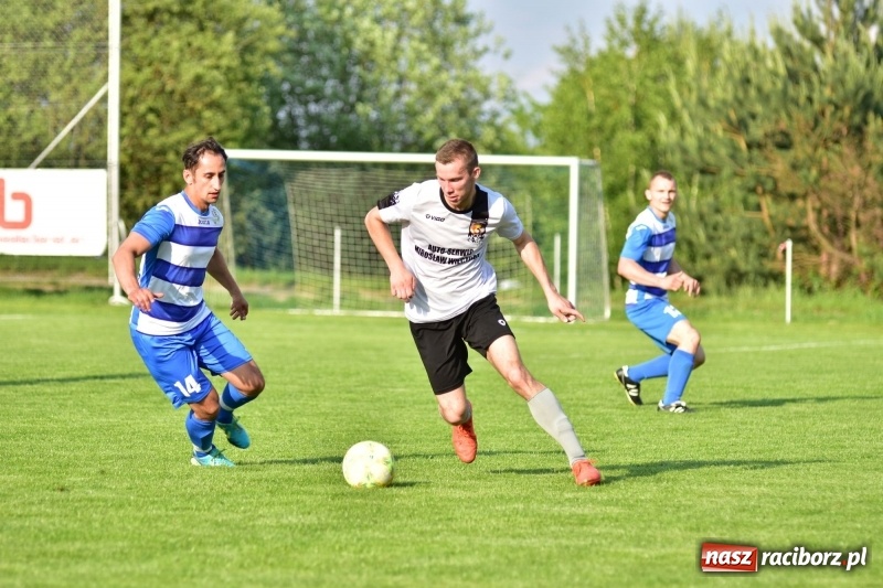Zdjęcie w galerii na portalu naszraciborz.pl: Wyrównane starcie Kobyli z Zawadą Książęcą [FOTO] wiadomości z regionu