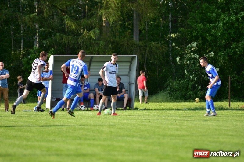 Zdjęcie w galerii na portalu naszraciborz.pl: Wyrównane starcie Kobyli z Zawadą Książęcą [FOTO] wiadomości z regionu