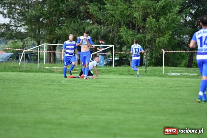 Zdjęcie w galerii na portalu naszraciborz.pl: Wyrównane starcie Kobyli z Zawadą Książęcą [FOTO] wiadomości z regionu