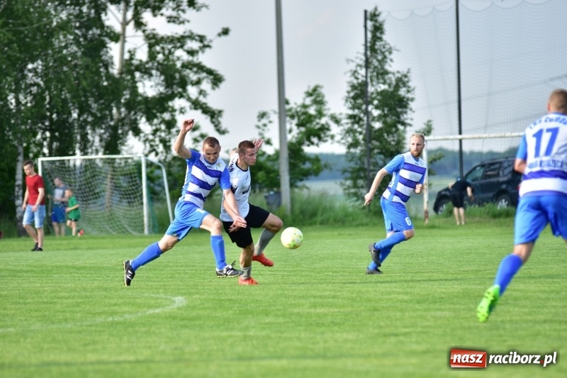 Zdjęcie w galerii na portalu naszraciborz.pl: Wyrównane starcie Kobyli z Zawadą Książęcą [FOTO] wiadomości z regionu