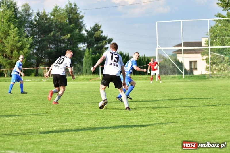 Zdjęcie w galerii na portalu naszraciborz.pl: Wyrównane starcie Kobyli z Zawadą Książęcą [FOTO] wiadomości z regionu