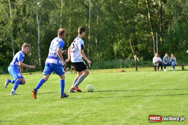 Zdjęcie w galerii na portalu naszraciborz.pl: Wyrównane starcie Kobyli z Zawadą Książęcą [FOTO] wiadomości z regionu
