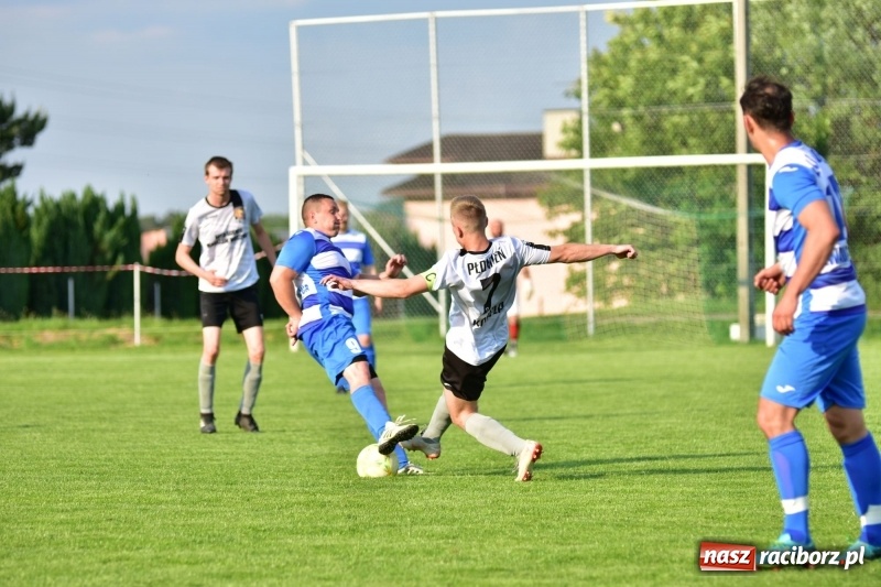 Zdjęcie w galerii na portalu naszraciborz.pl: Wyrównane starcie Kobyli z Zawadą Książęcą [FOTO] wiadomości z regionu