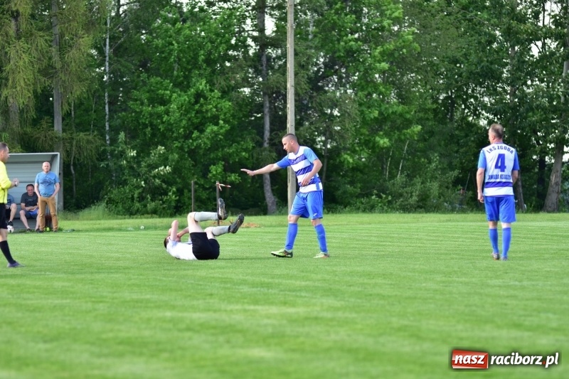 Zdjęcie w galerii na portalu naszraciborz.pl: Wyrównane starcie Kobyli z Zawadą Książęcą [FOTO] wiadomości z regionu